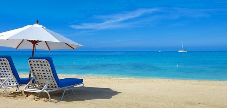 Paynes Bay Beach in Barbados